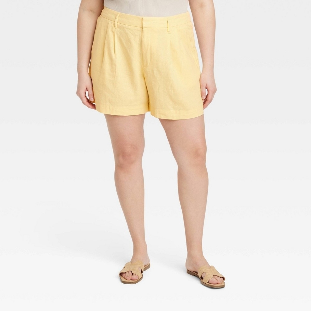 Women's High-Rise Linen Pleated Front Shorts